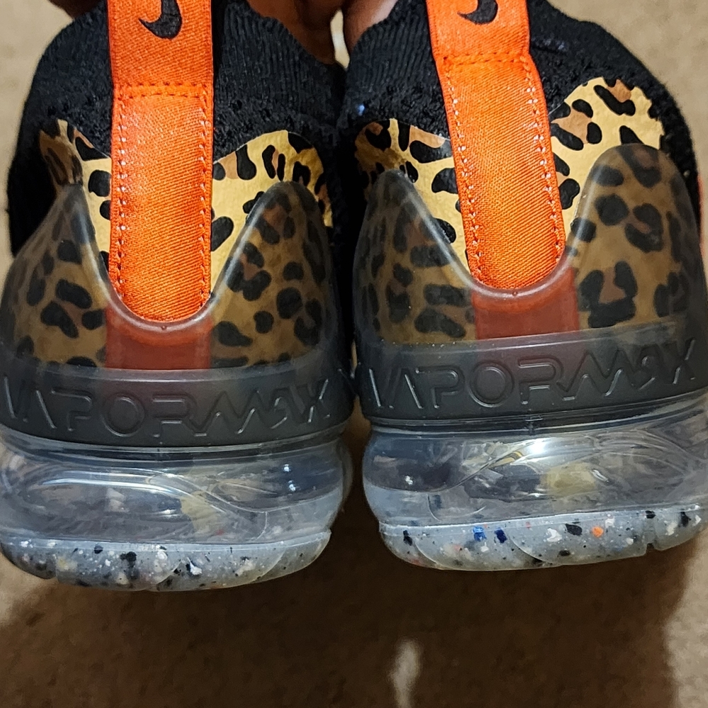 Nike Vapormax flyknit leopard and black size 8 brand-new
